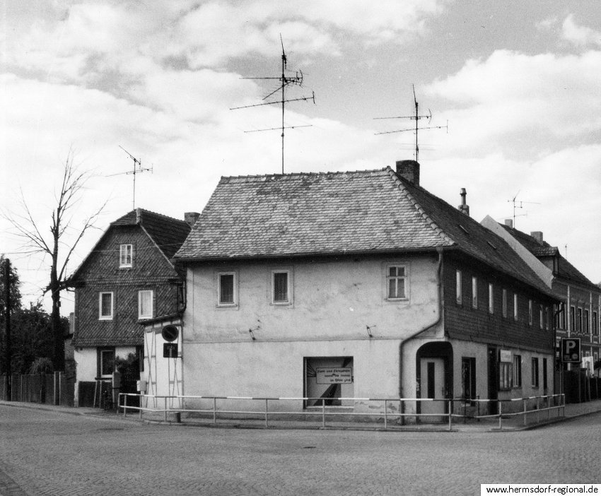 Naumburger Straße 2 - das Haus links - im Jahr 1988